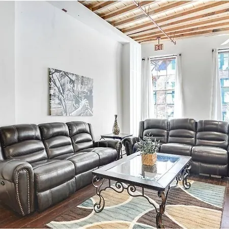 Apartment Downtown Exposed Wood 2 Min Fq New Orleans