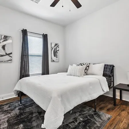 Charming Oasis In Nola