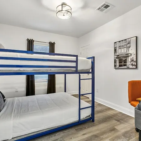 Apartment Charming Oasis In Nola