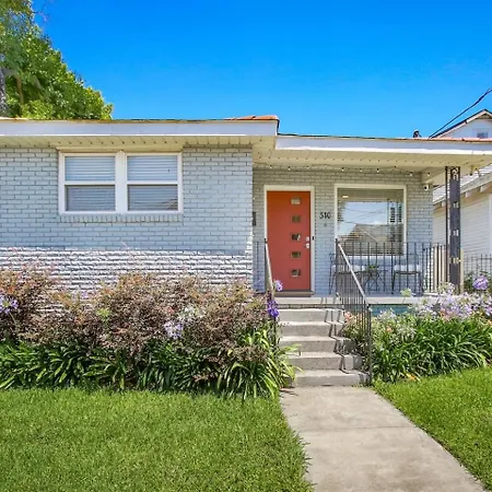 Charming W Huge Yard Near Bayoucity Park! * New Orleans