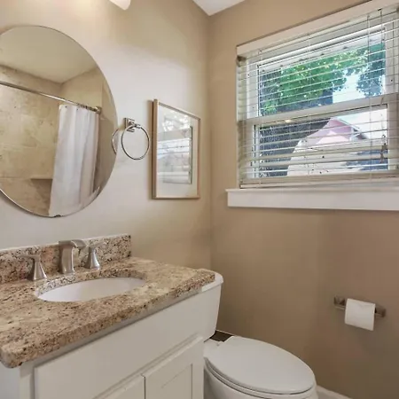 Charming W Huge Yard Near Bayoucity Park! * New Orleans