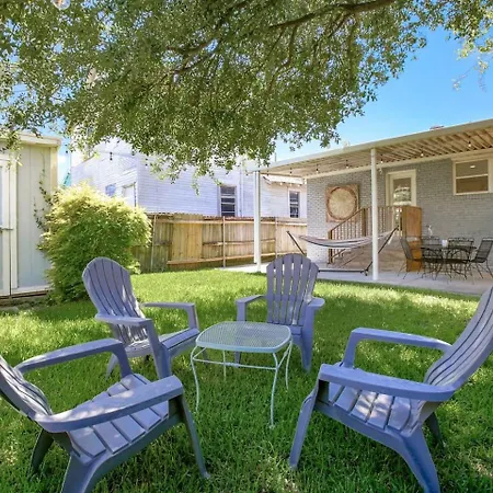 Holiday home Charming W Huge Yard Near Bayoucity Park! New Orleans