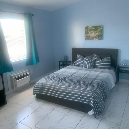 Apartment Nola Townhouse, 30 Days Minimum Rent Required New Orleans