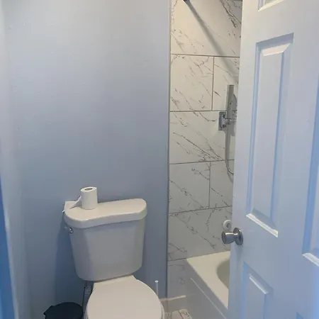 Nola Townhouse, 30 Days Minimum Rent Required *