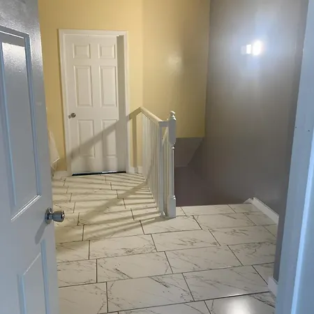 Apartment Nola Townhouse, 30 Days Minimum Rent Required