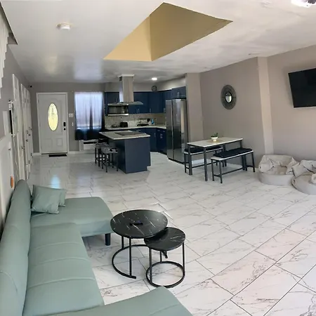 Nola Townhouse, 30 Days Minimum Rent Required