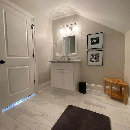 Holiday home Luxe Historic With Pool & Hot Tub *