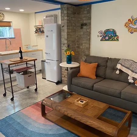 Apartment Adorable Artsy New Orleans