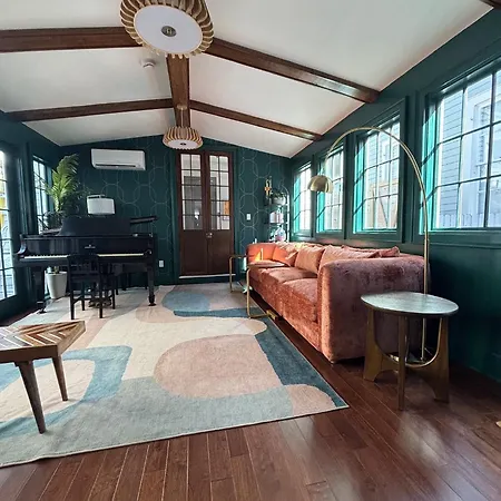 Luxe Historic With Pool & Hot Tub Holiday home New Orleans