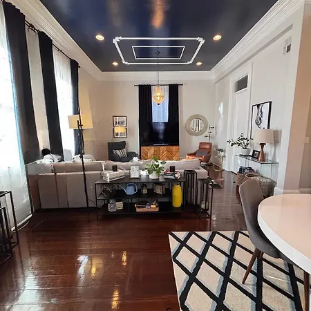Luxe Historic With Pool & Hot Tub Holiday home New Orleans