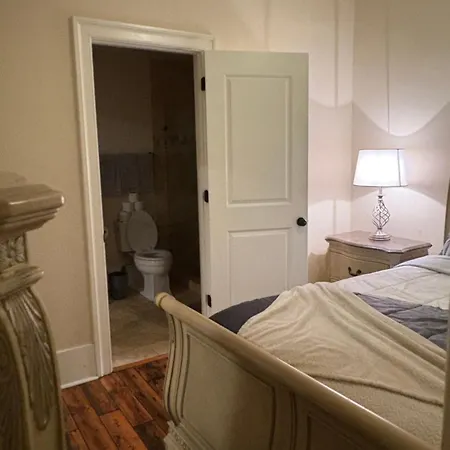 Luxury Decatur St New Orleans, French Quarter's Vieux Carre Apartment