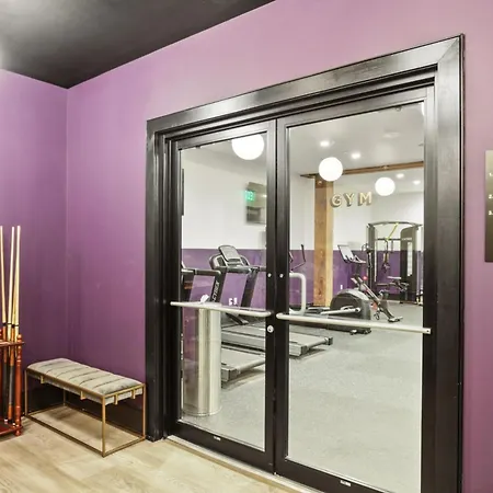 Spacious 2br Downtown Walk To Superdome French Quarter *