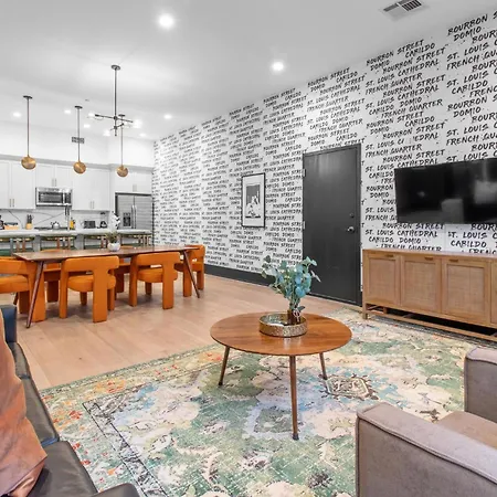 Spacious 2br Downtown Walk To Superdome French Quarter