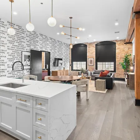 3 Blocks From Superdome And Parade Route 4bd4ba 2 Queen Sleeper Sofa Connecting Unit Sleeps 12 Hotel