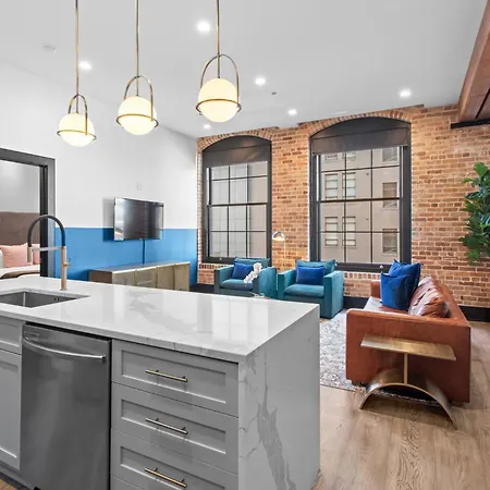 Hotel 3 Blocks From Superdome And Parade Route 4bd4ba 2 Queen Sleeper Sofa Connecting Unit Sleeps 12 New Orleans