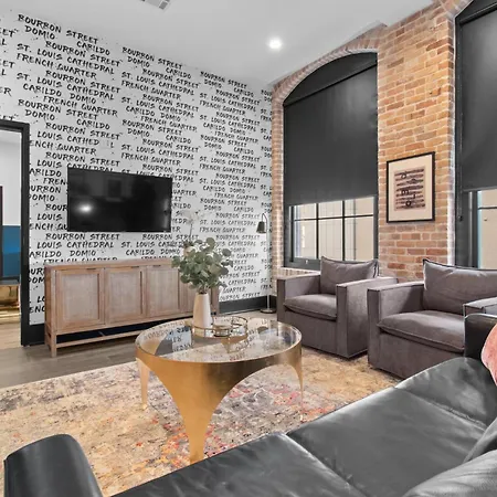 Hotel 3 Blocks From Superdome And Parade Route 4bd4ba 2 Queen Sleeper Sofa Connecting Unit Sleeps 12 New Orleans