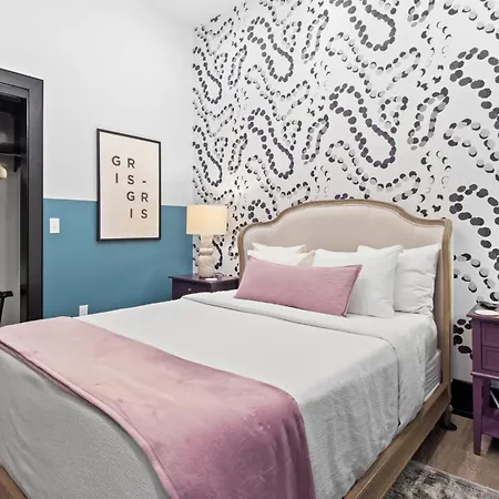 Hotel 3 Blocks From Superdome And Parade Route 4bd4ba 2 Queen Sleeper Sofa Connecting Unit Sleeps 12 *