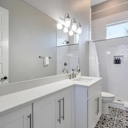 Chic 3br Esplanade W Yard New Orleans