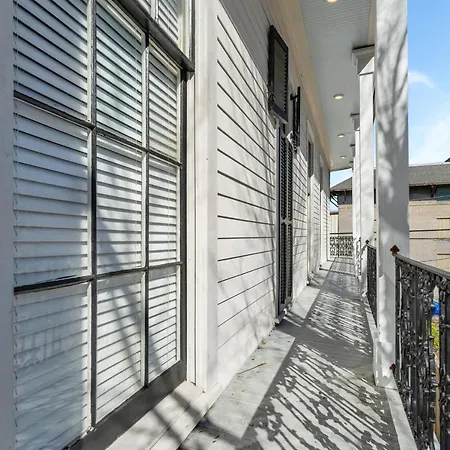 Chic 3br Esplanade W Yard * New Orleans