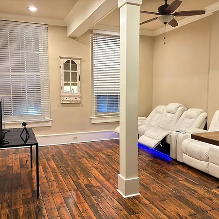305 Decatur St