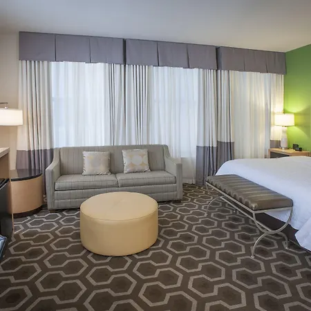 Hotel Hampton & Downtown French Quarter Area