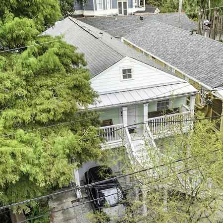 Chic Marigny Retreat Near French Quarter Holiday home