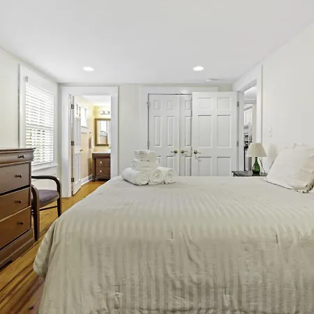 Chic Marigny Retreat Near French Quarter Holiday home