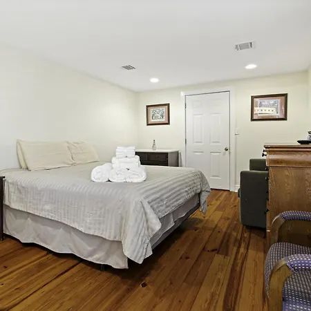 Chic Marigny Retreat Near French Quarter * New Orleans