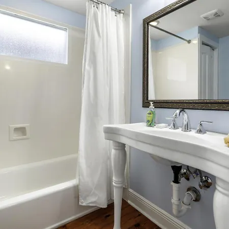 Chic Marigny Retreat Near French Quarter New Orleans