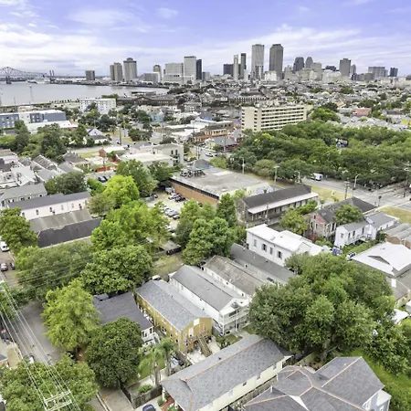Chic Marigny Retreat Near French Quarter *