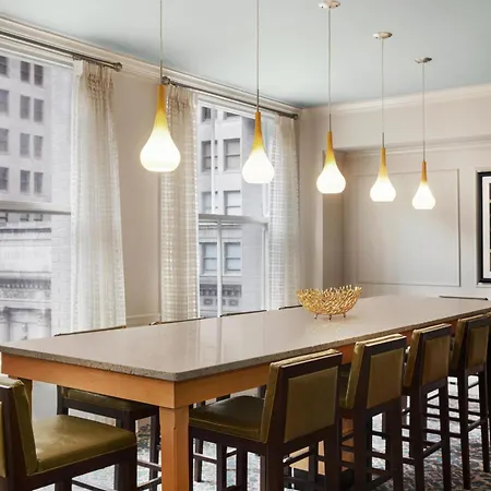 Hampton & Downtown French Quarter Area Hotel