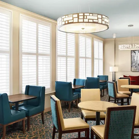 Hampton & Downtown French Quarter Area Hotel 3*