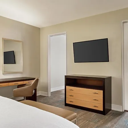 Hampton & Downtown French Quarter Area Hotel 3*