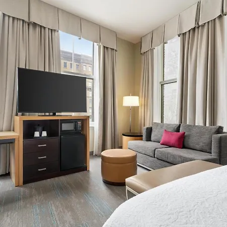 Hampton & Downtown French Quarter Area Hotel 3*
