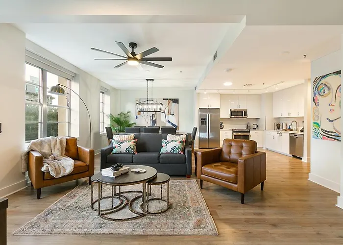 Spacious 4-Bed Condo Steps From French Quarter