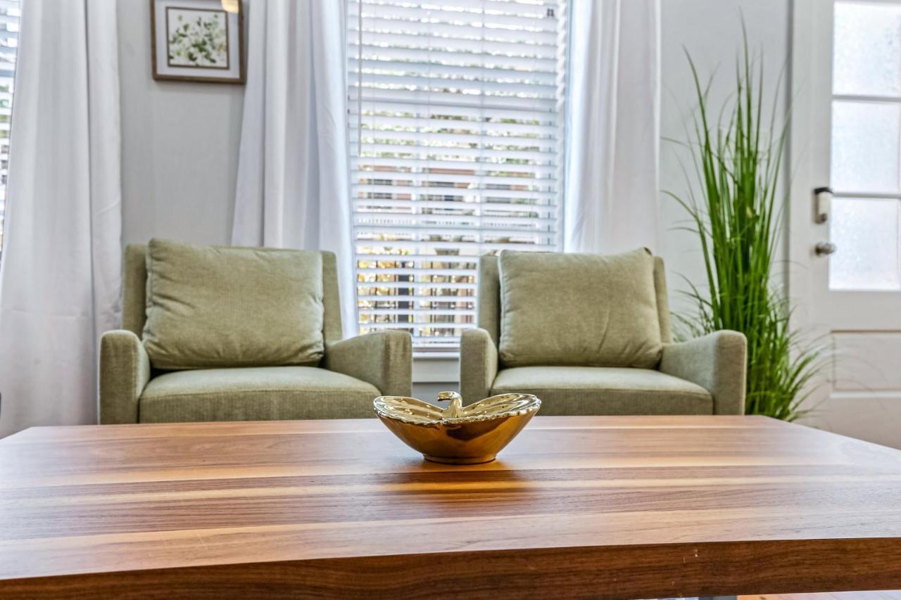 Hosteeva Stunning 4 Bedroom W Pool Steps To St Charles Ave *