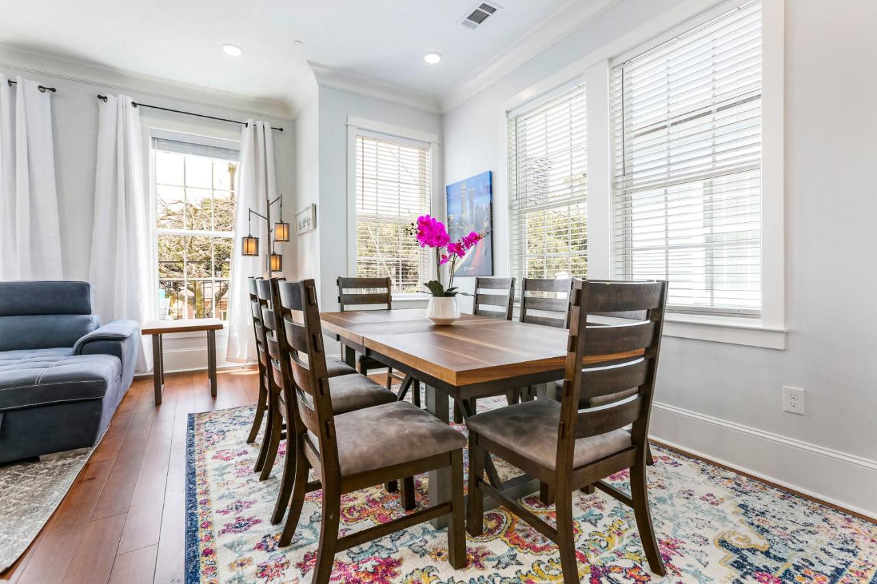 Hosteeva Brand New With A Pool Steps To St Charles Ave Apartment *