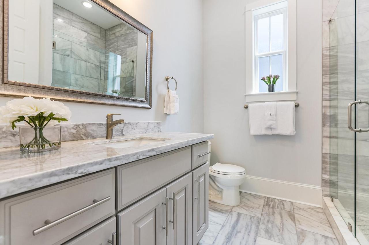 Hosteeva Brand New With A Pool Steps To St Charles Ave Apartment *