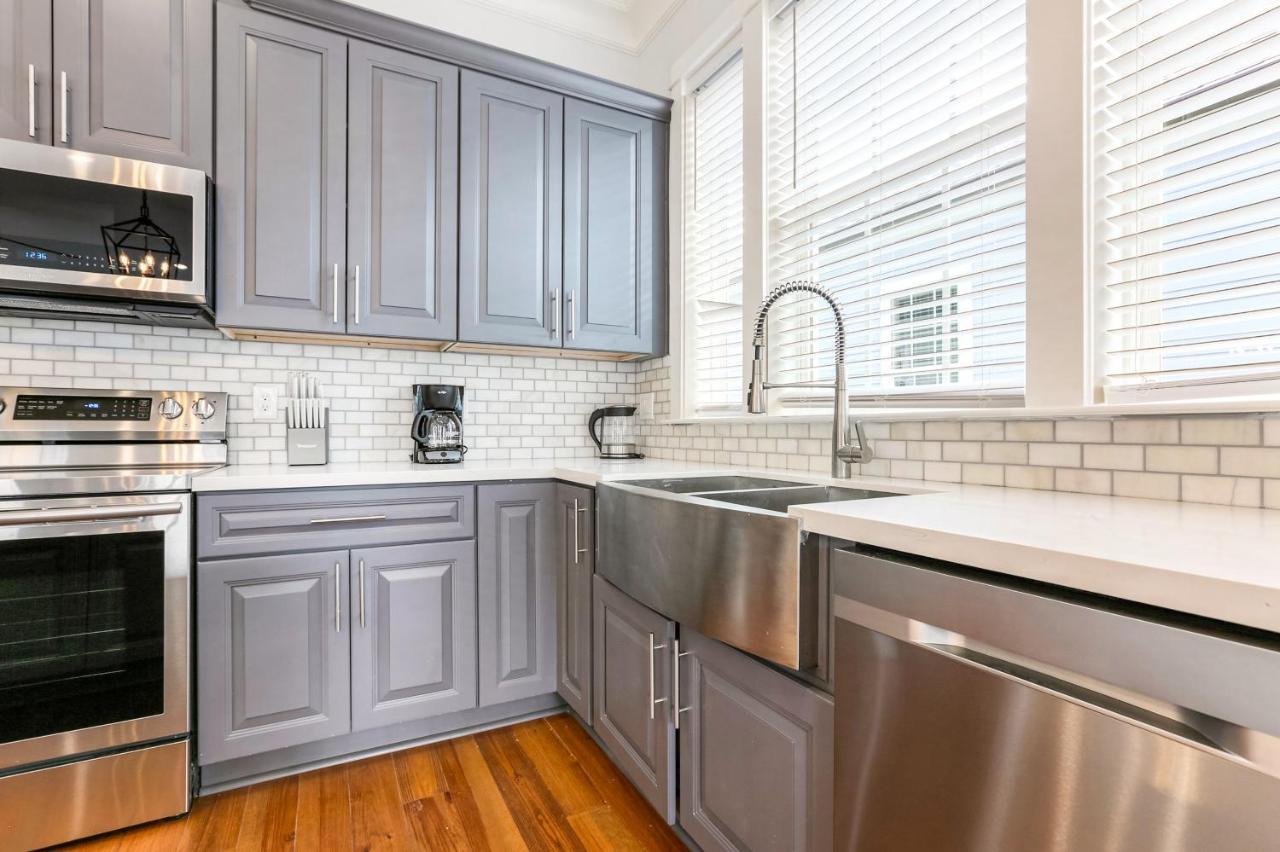 Hosteeva Brand New With A Pool Steps To St Charles Ave New Orleans