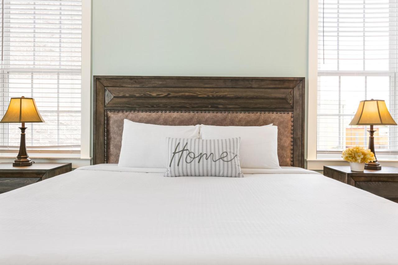 Hosteeva Brand New With A Pool Steps To St Charles Ave New Orleans