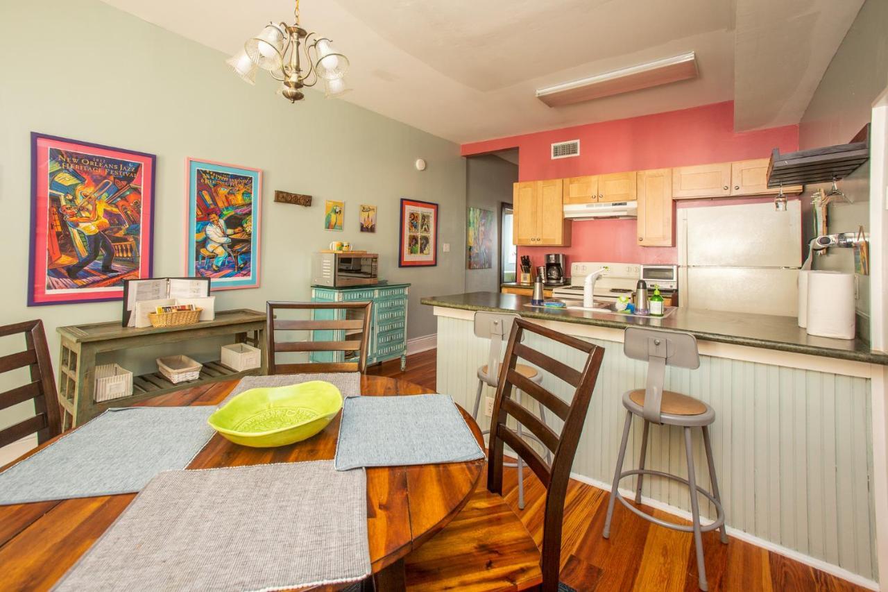 Parrot Palace Apartment New Orleans