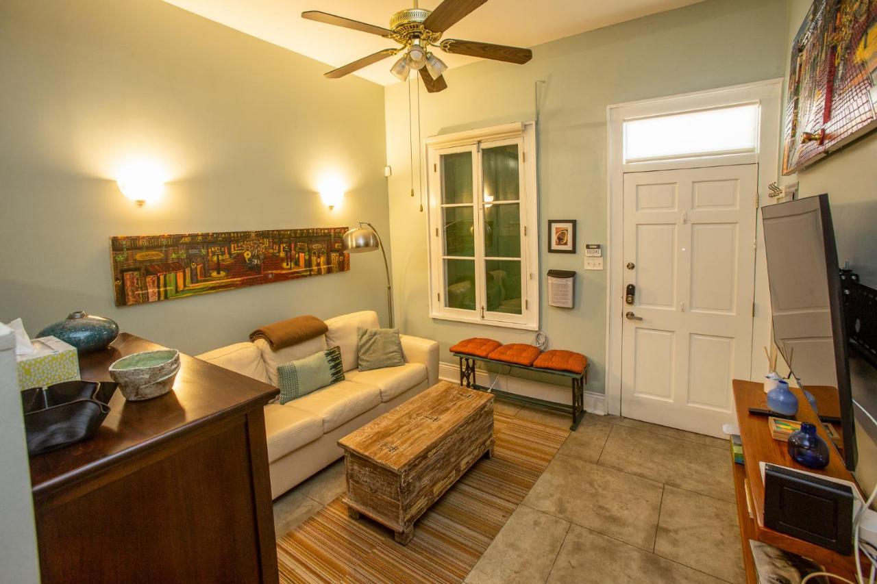 Parrot Palace Apartment