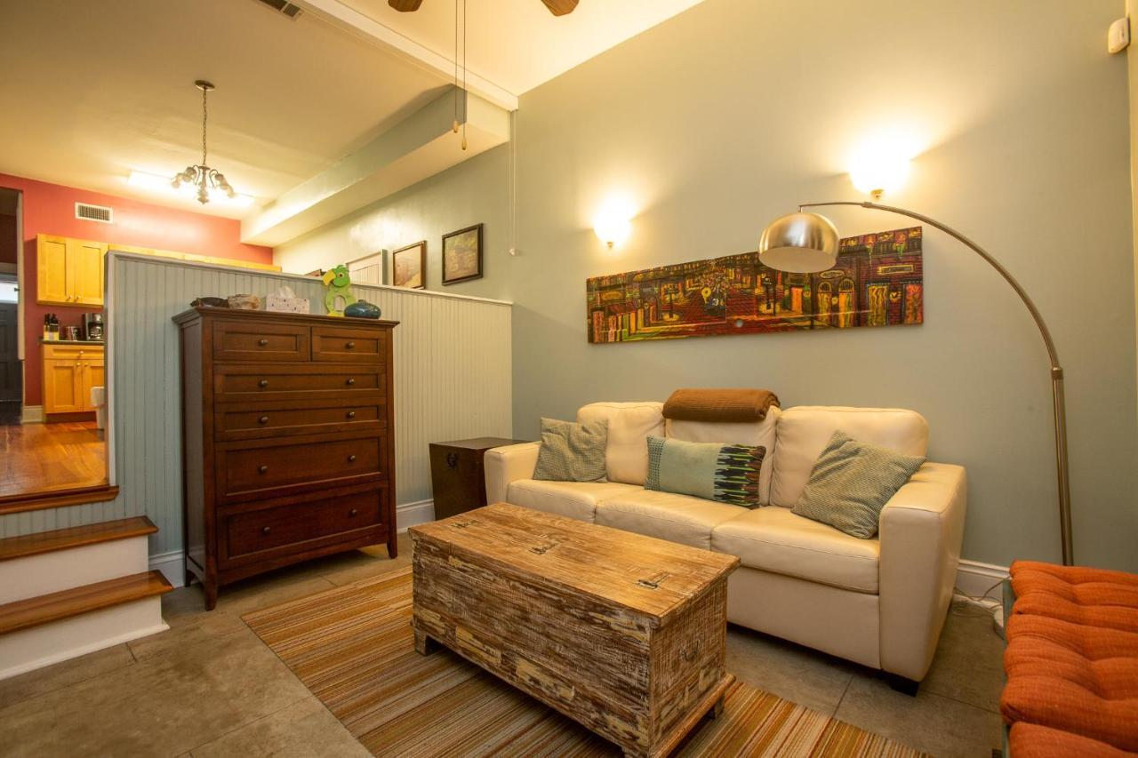 Apartment Parrot Palace