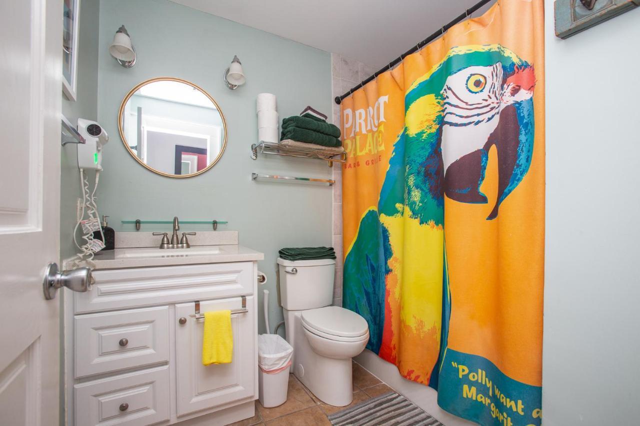 Apartment Parrot Palace New Orleans