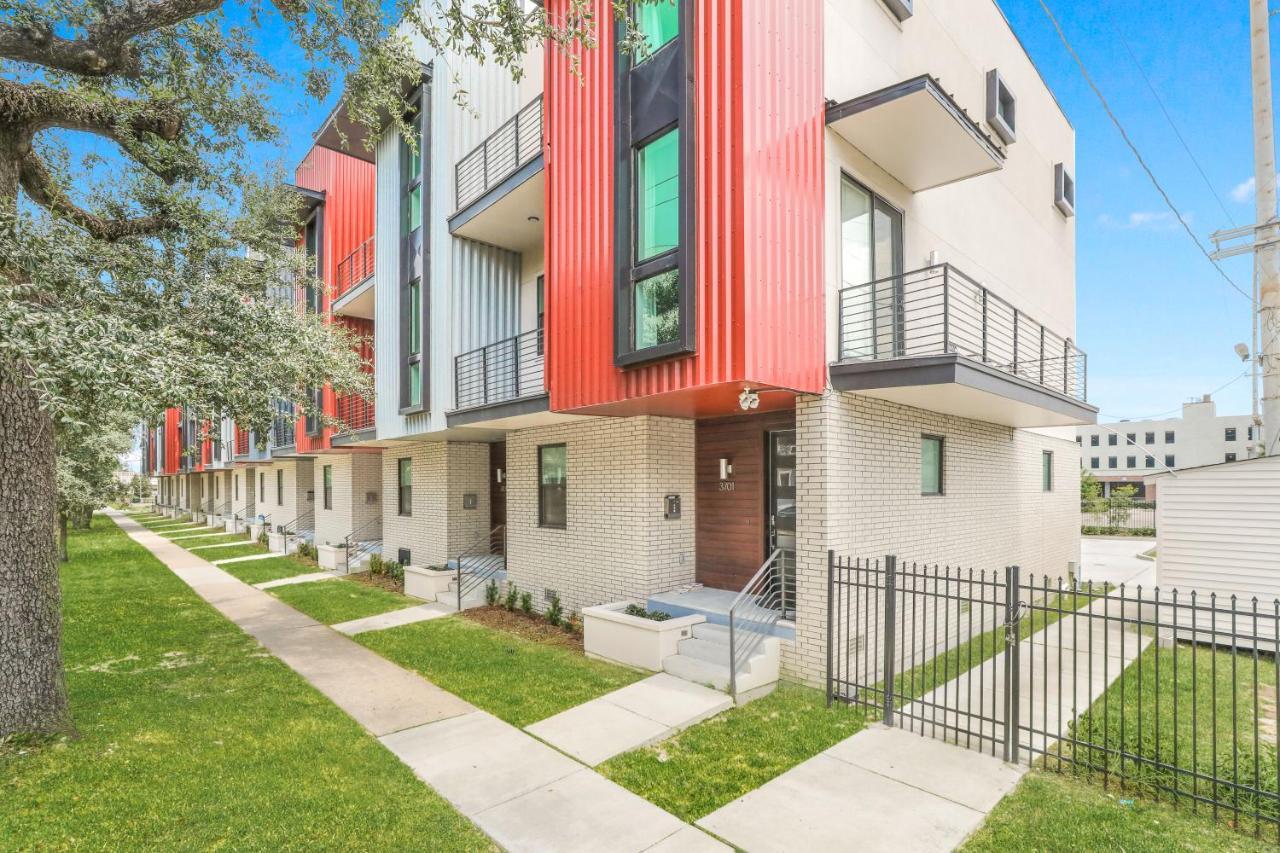 Fully-furnished Townhouse With Luxury Amenities *