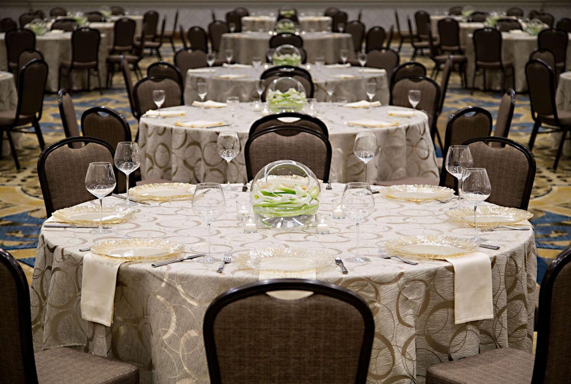 Hilton Riverside Hotel 4*