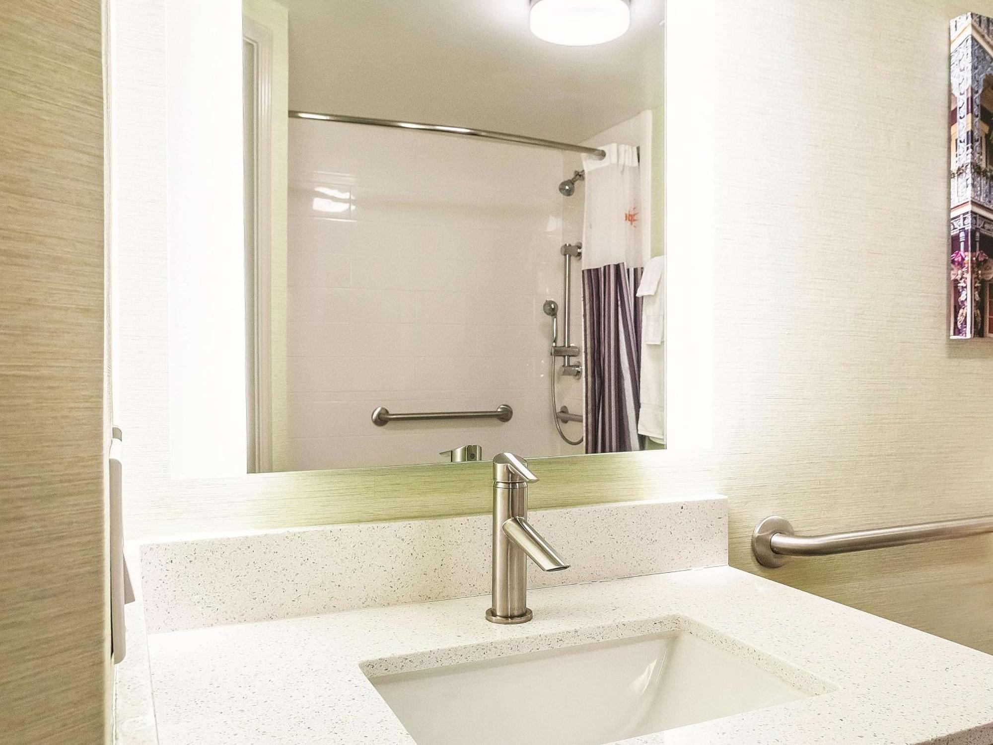 Hotel La Quinta & By Wyndham Downtown 3*