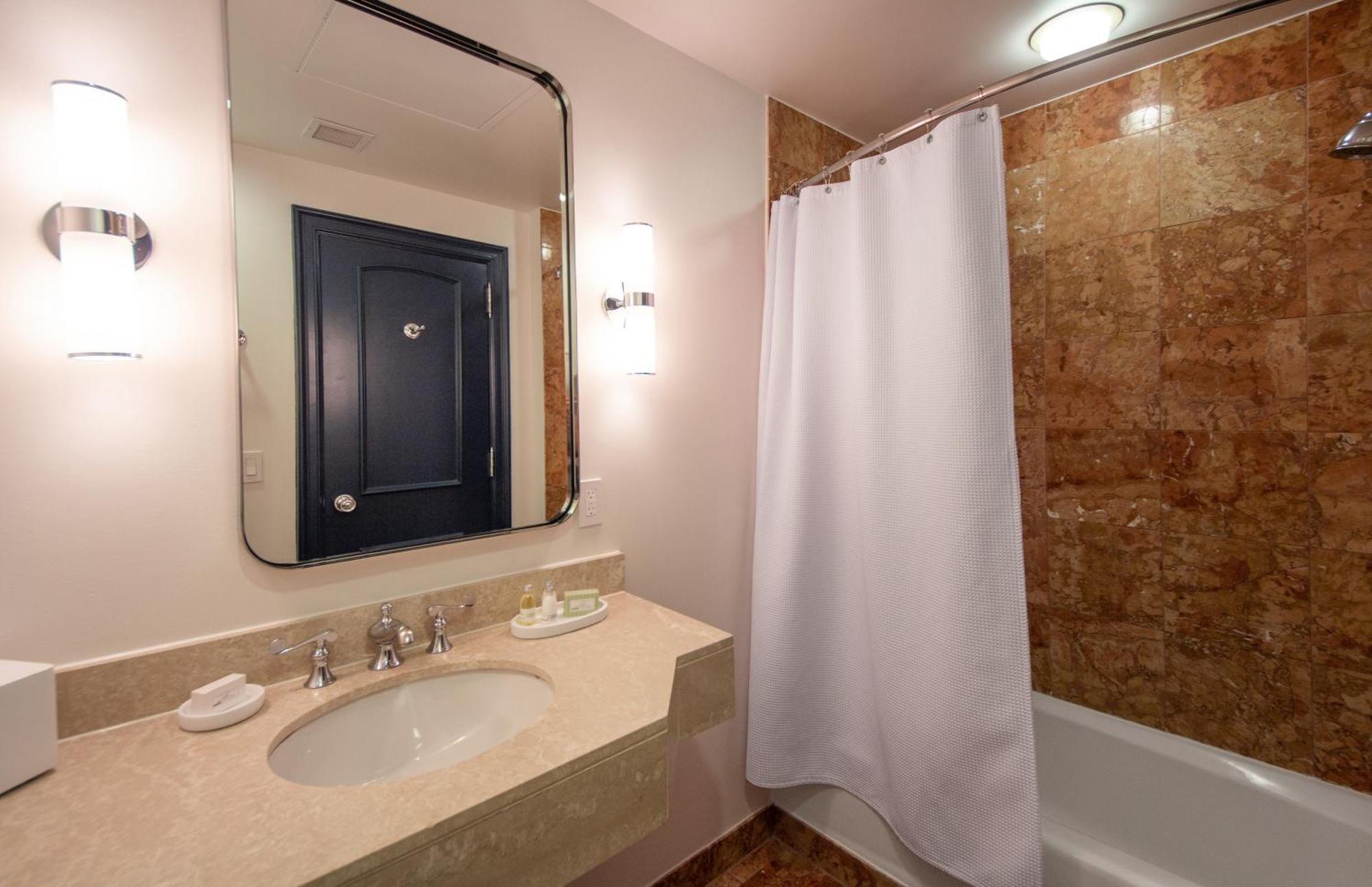 Hotel Theo New Orleans, Tapestry Collection By Hilton New Orleans