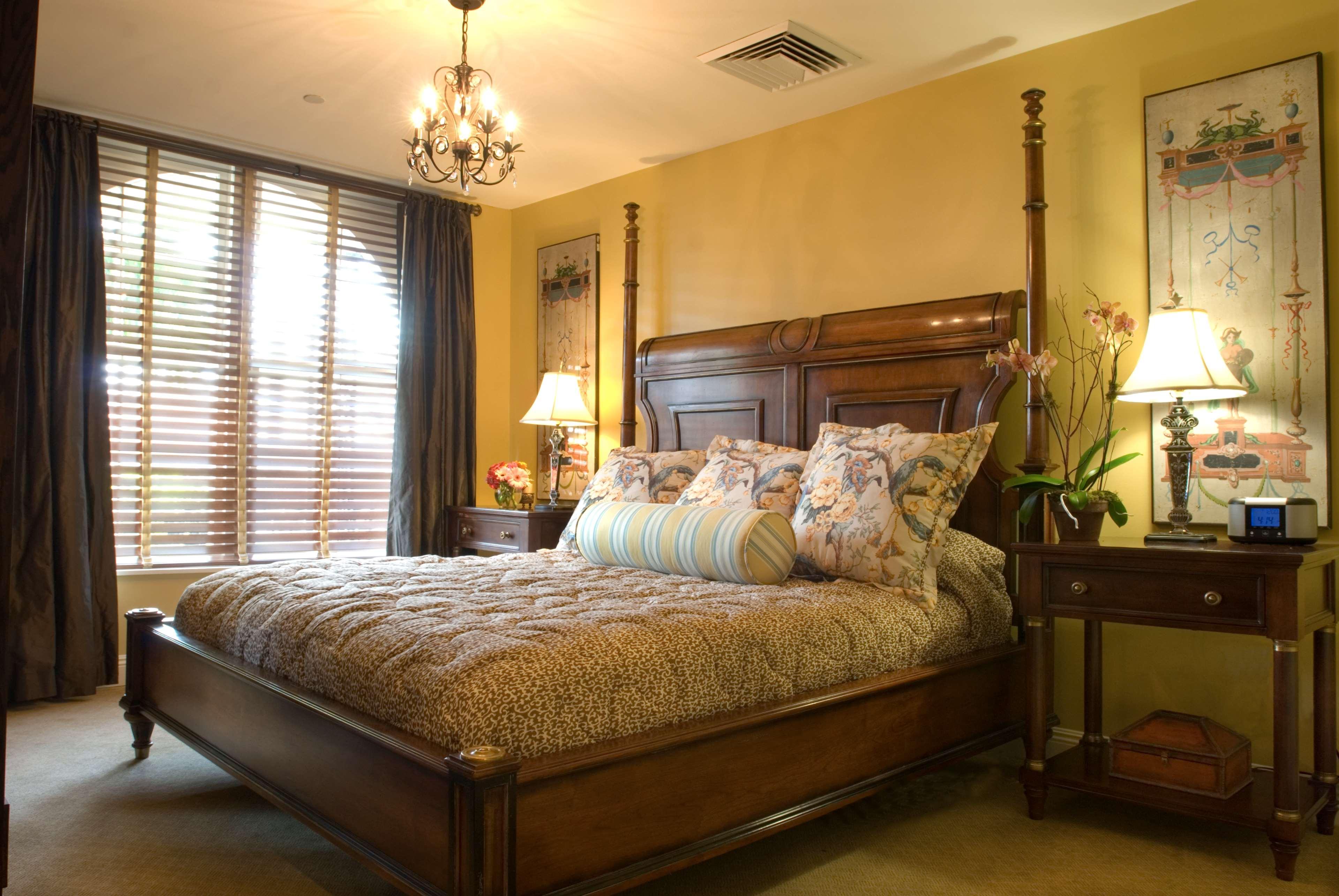 Hotel Bienville House 3*