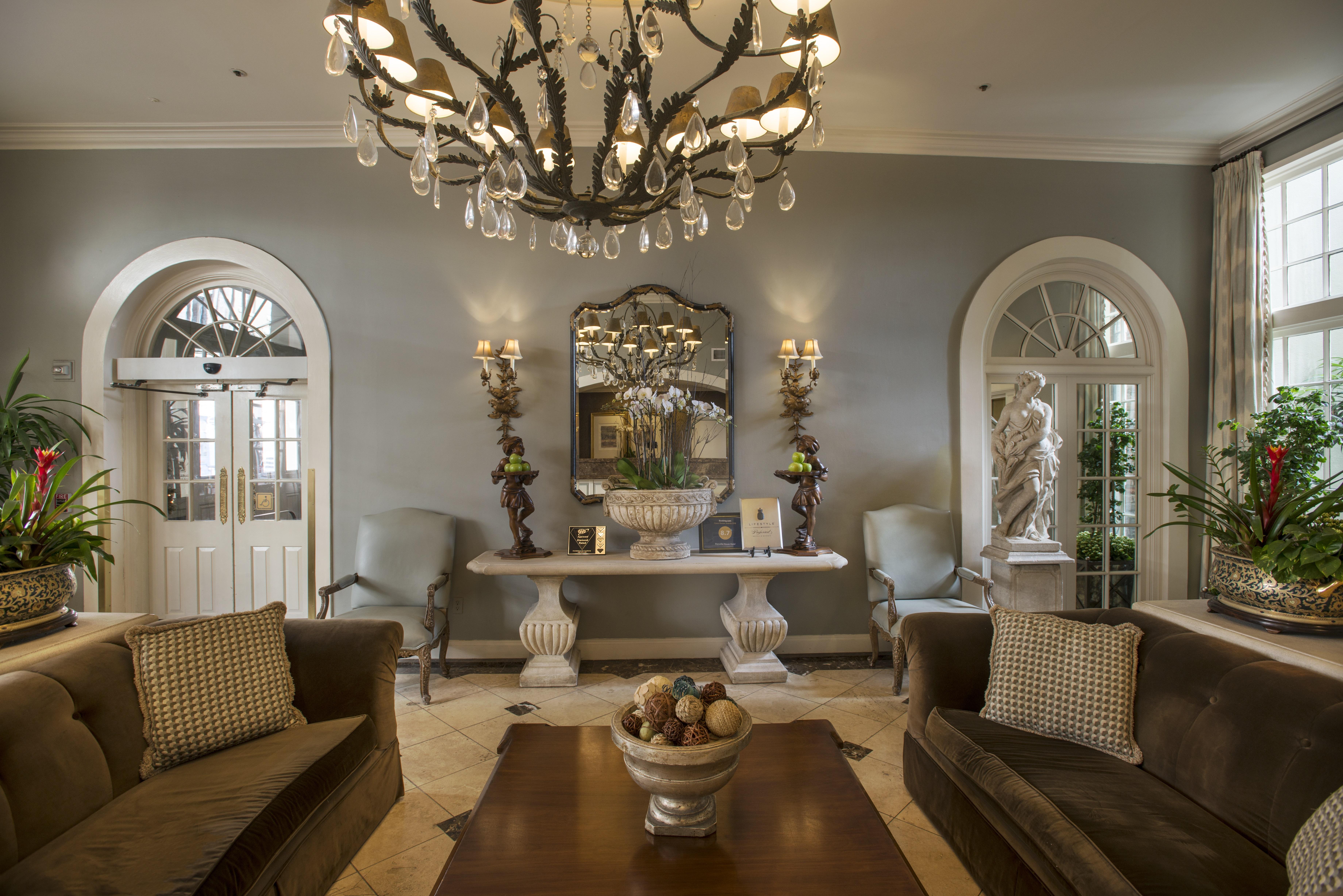 Bienville House Hotel